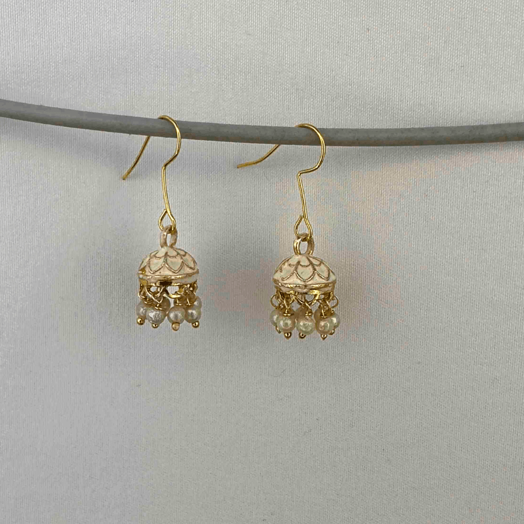 Arya Earrings White and Gold