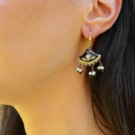 Singara Charm Earring Black