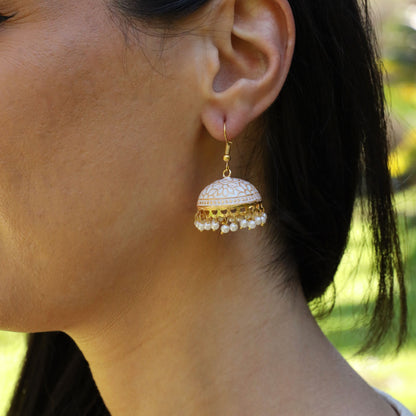 Mira Earrings White