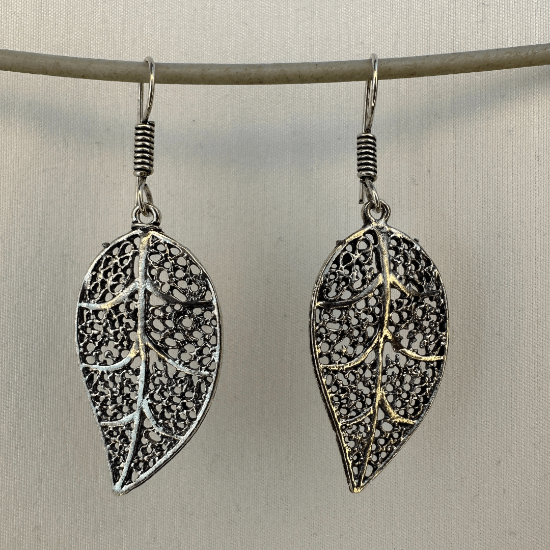 Rustic Leaf Dangler