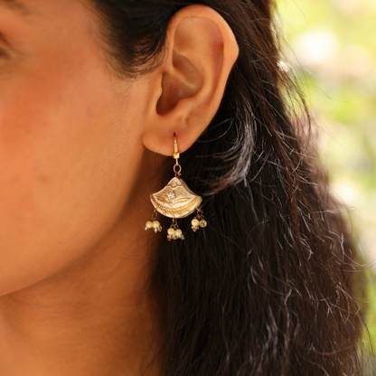 Singara Charm Earring White